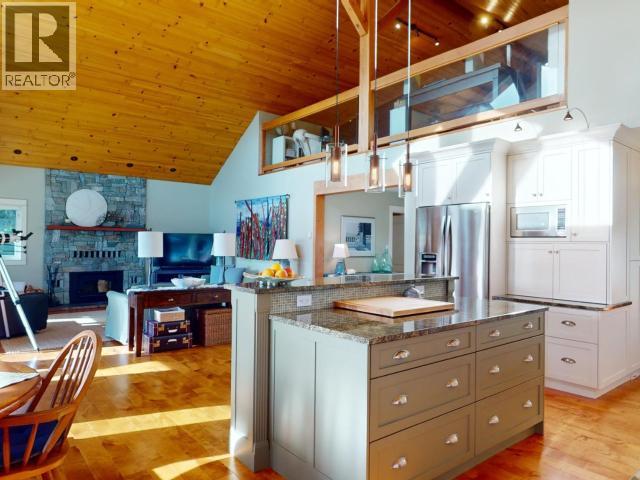 4810 SANDERSON ROAD, Texada Island