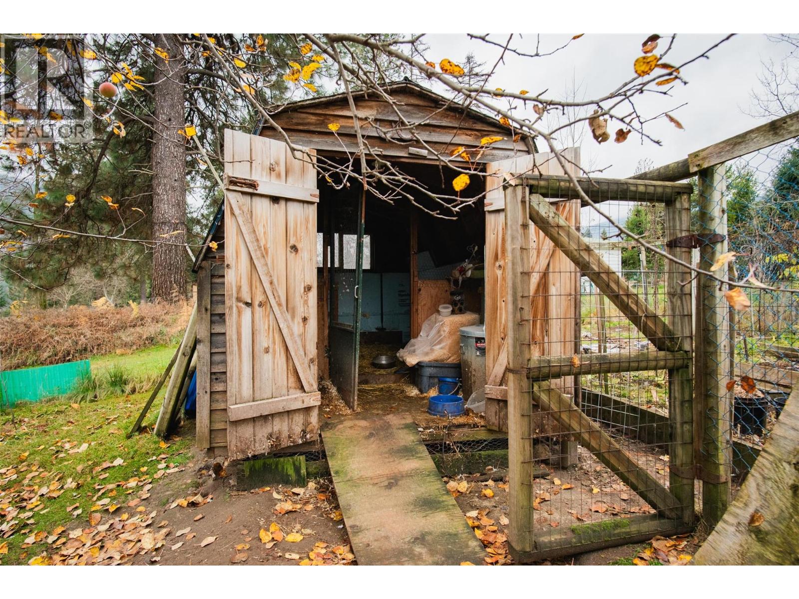 810A 16TH AVENUE - 33