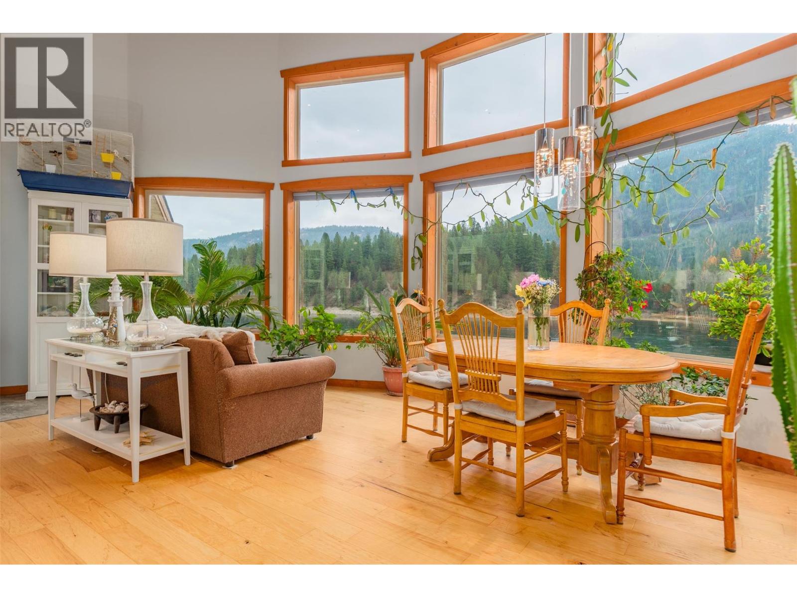 810A 16TH AVENUE - 60