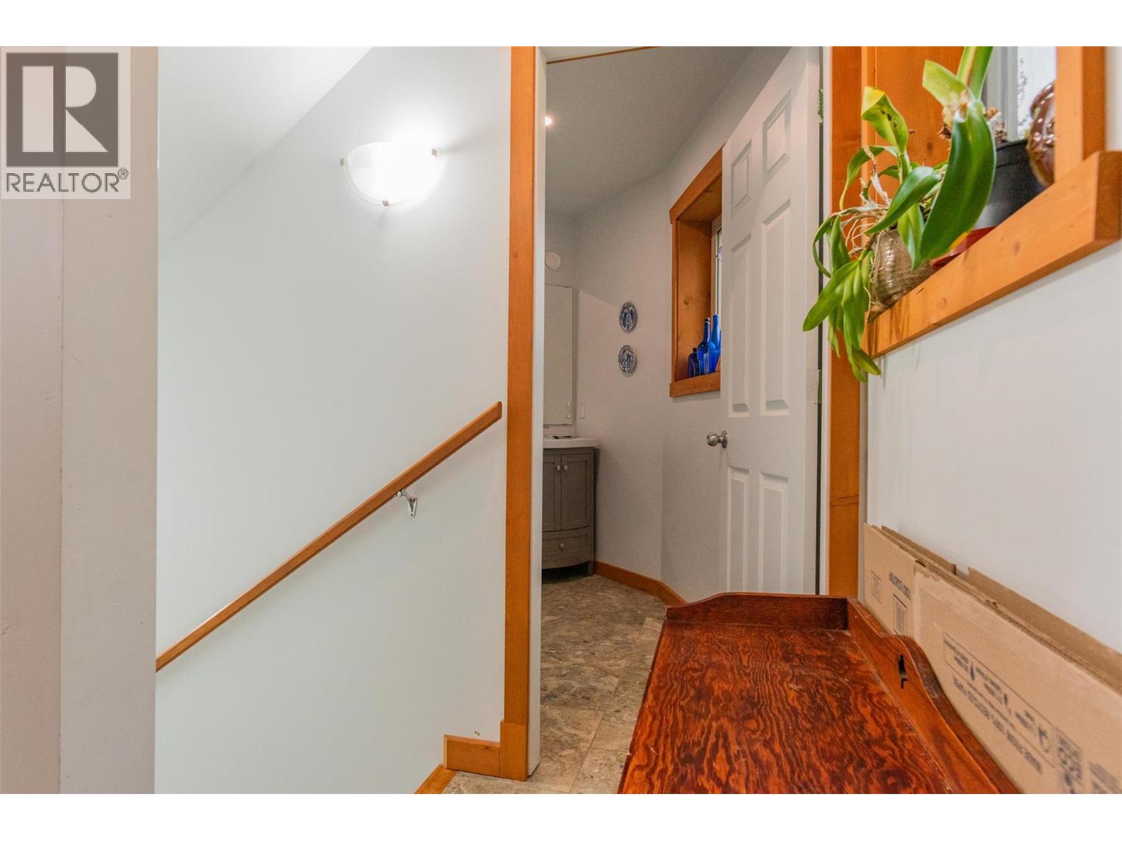 810A 16TH AVENUE - 72