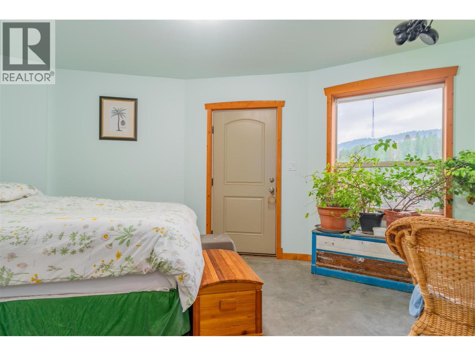 810A 16TH AVENUE - 85