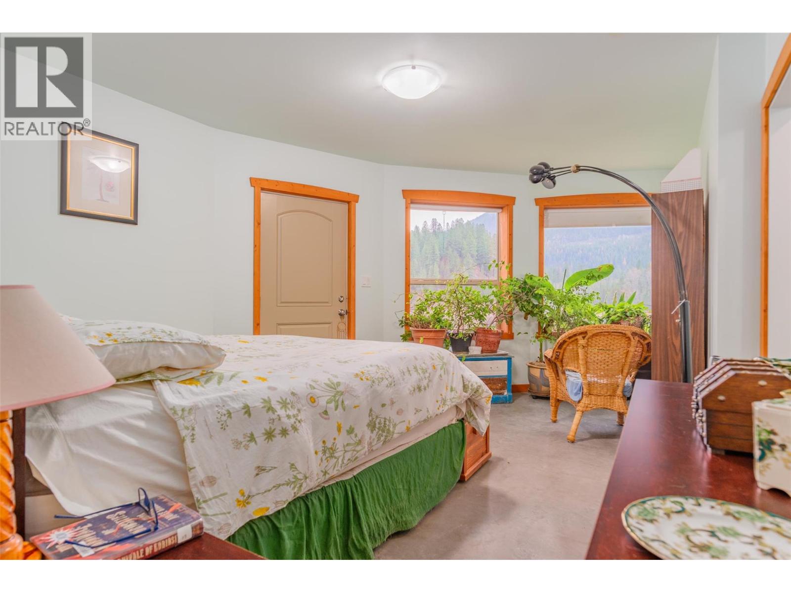 810A 16TH AVENUE - 90