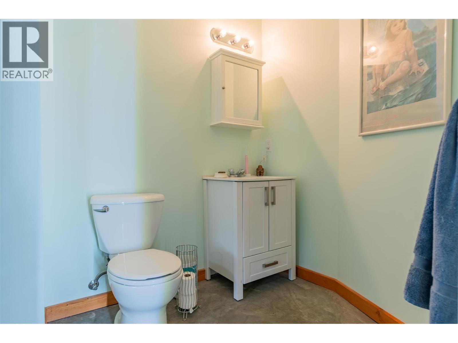 810A 16TH AVENUE - 92