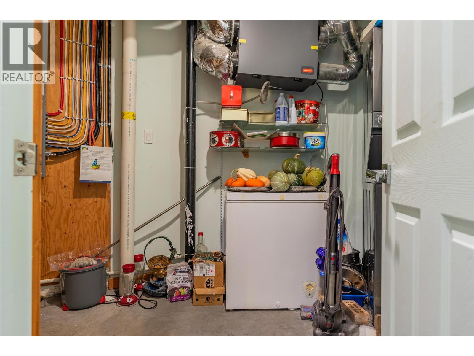 810A 16TH AVENUE - 94