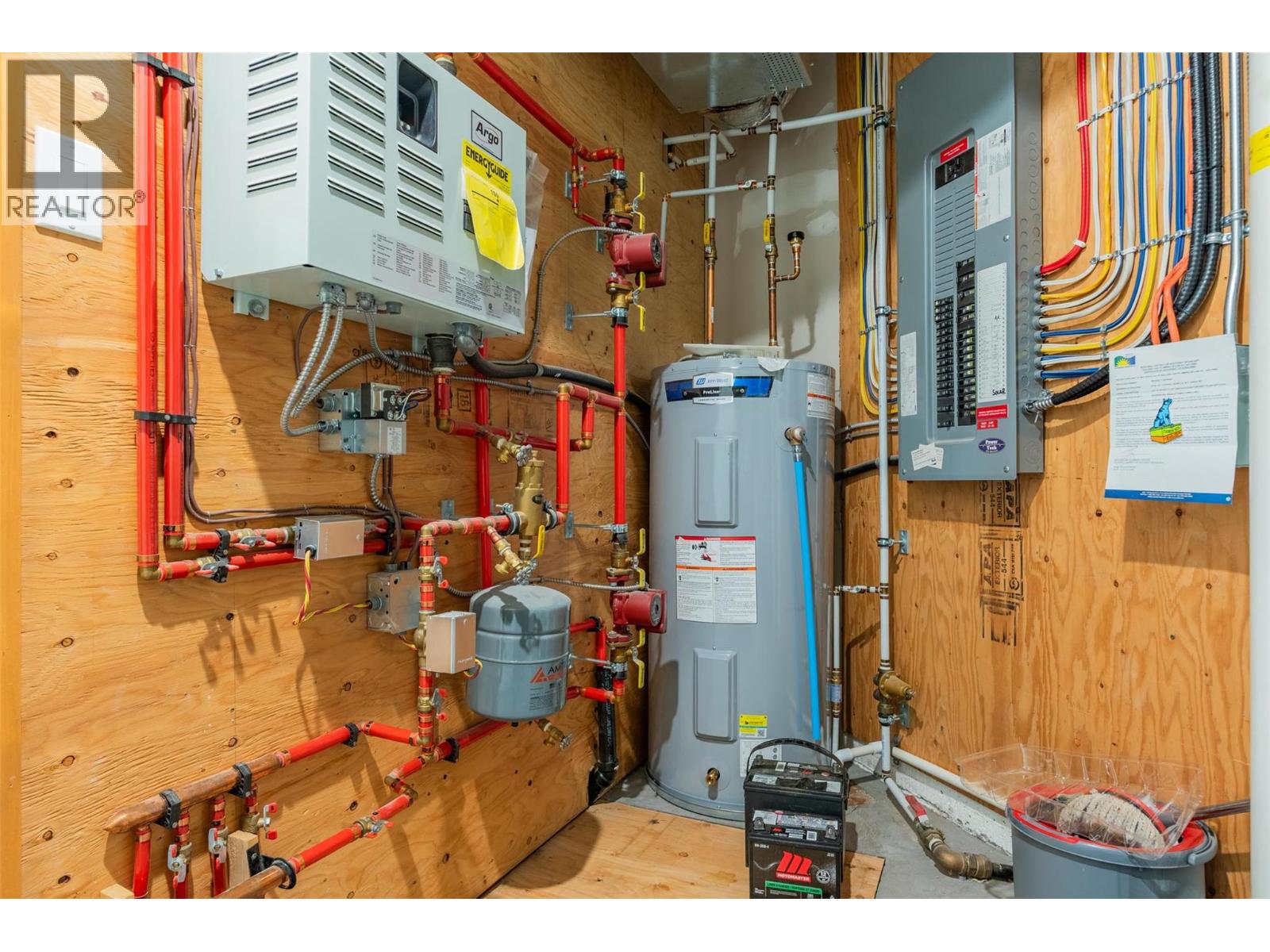 810A 16TH AVENUE - 95