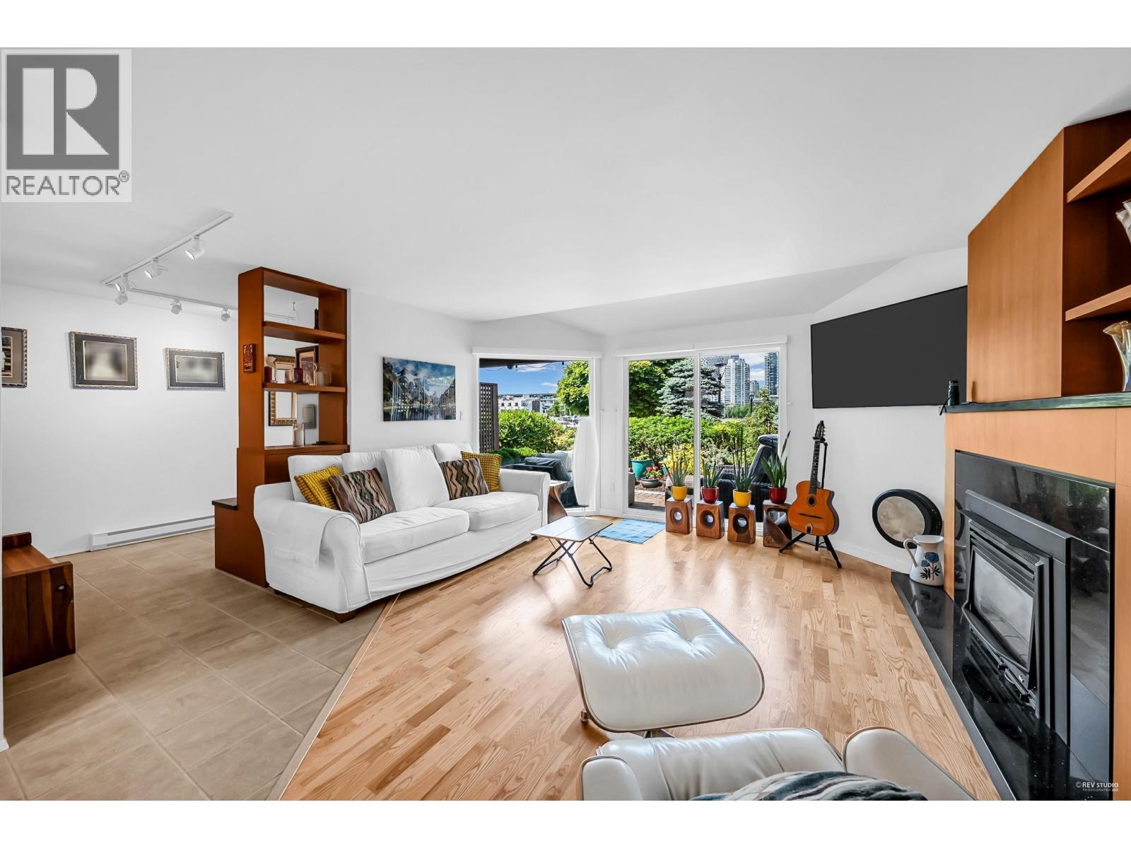 1106 IRONWORK PASSAGE, Vancouver