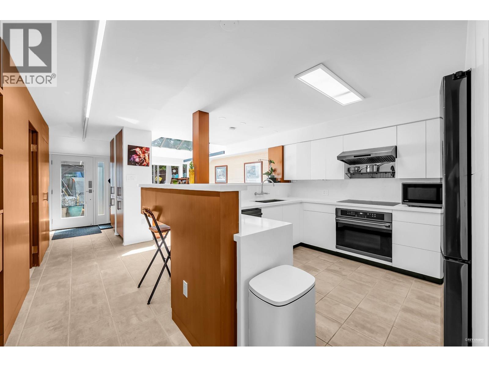 1106 IRONWORK PASSAGE, Vancouver