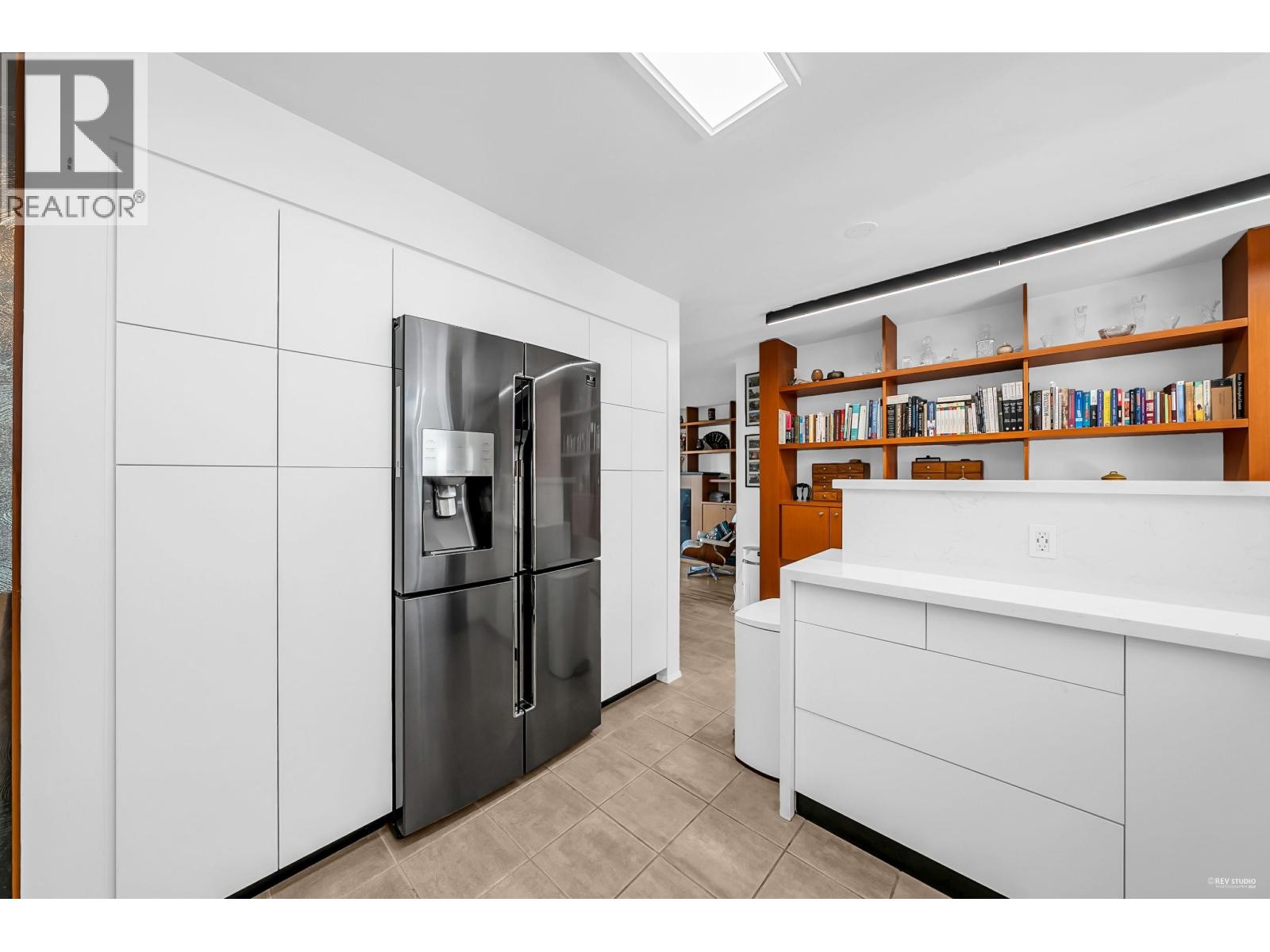 1106 IRONWORK PASSAGE, Vancouver