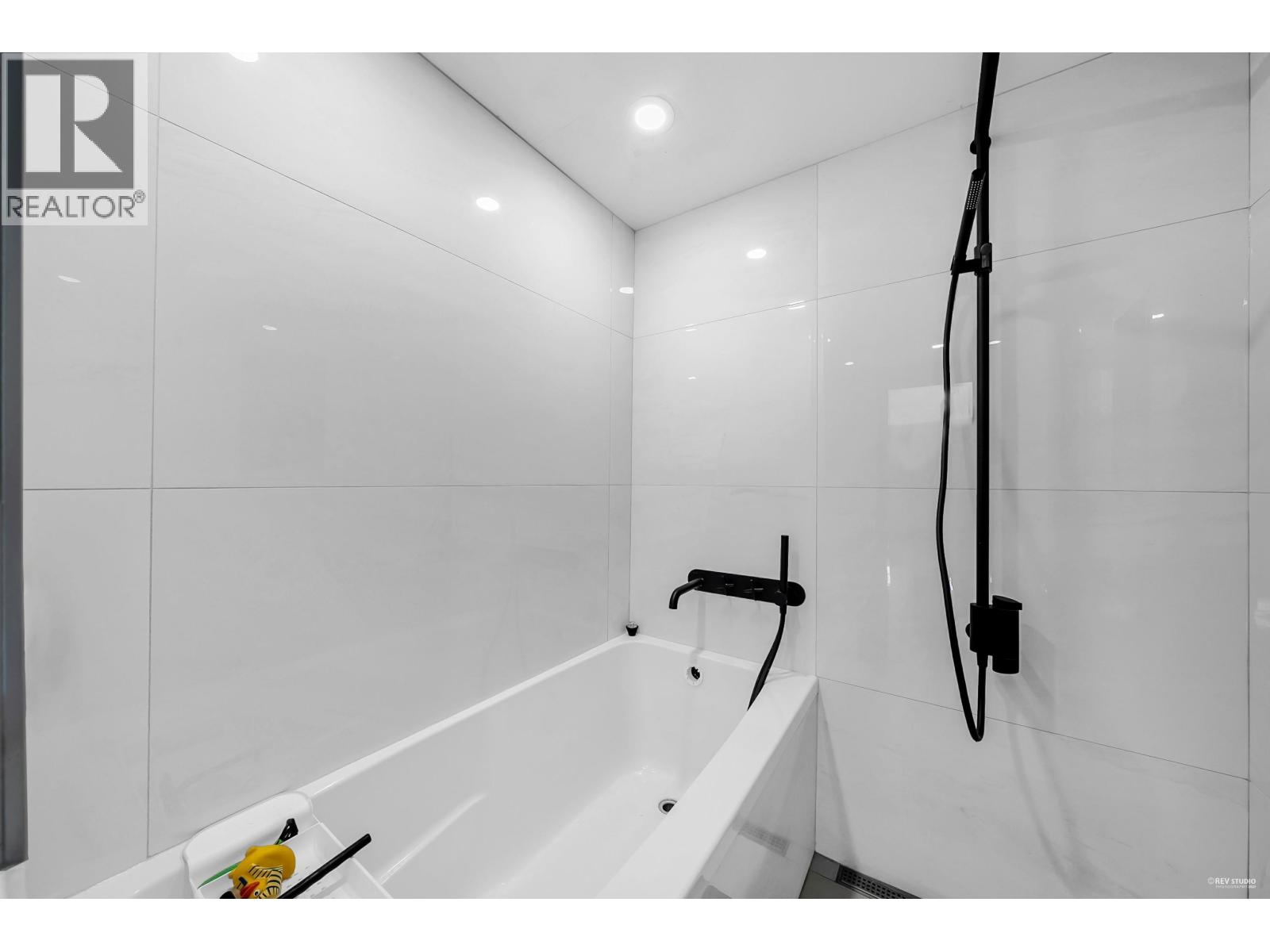 1106 IRONWORK PASSAGE, Vancouver