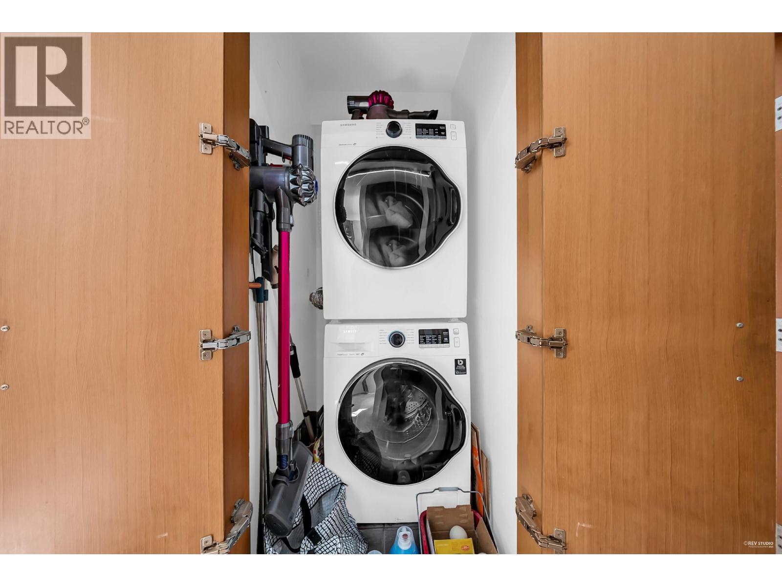 1106 IRONWORK PASSAGE, Vancouver