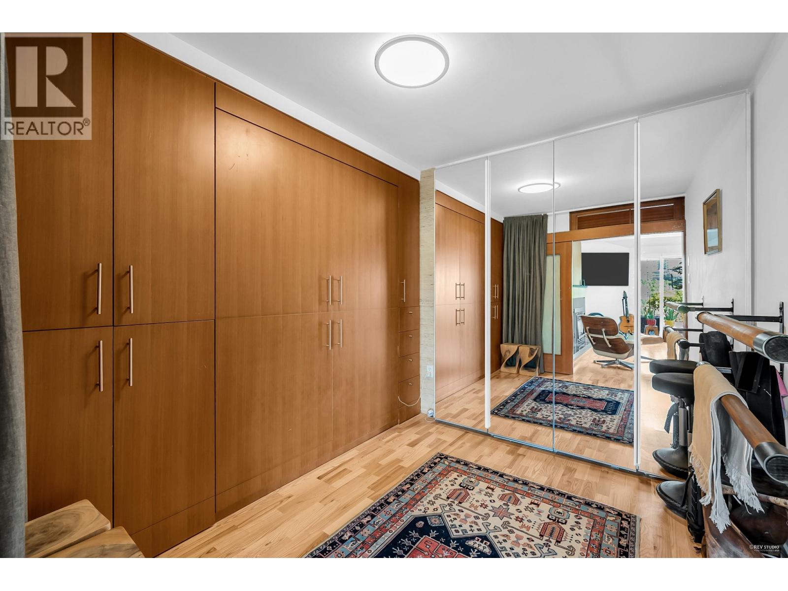 1106 IRONWORK PASSAGE, Vancouver