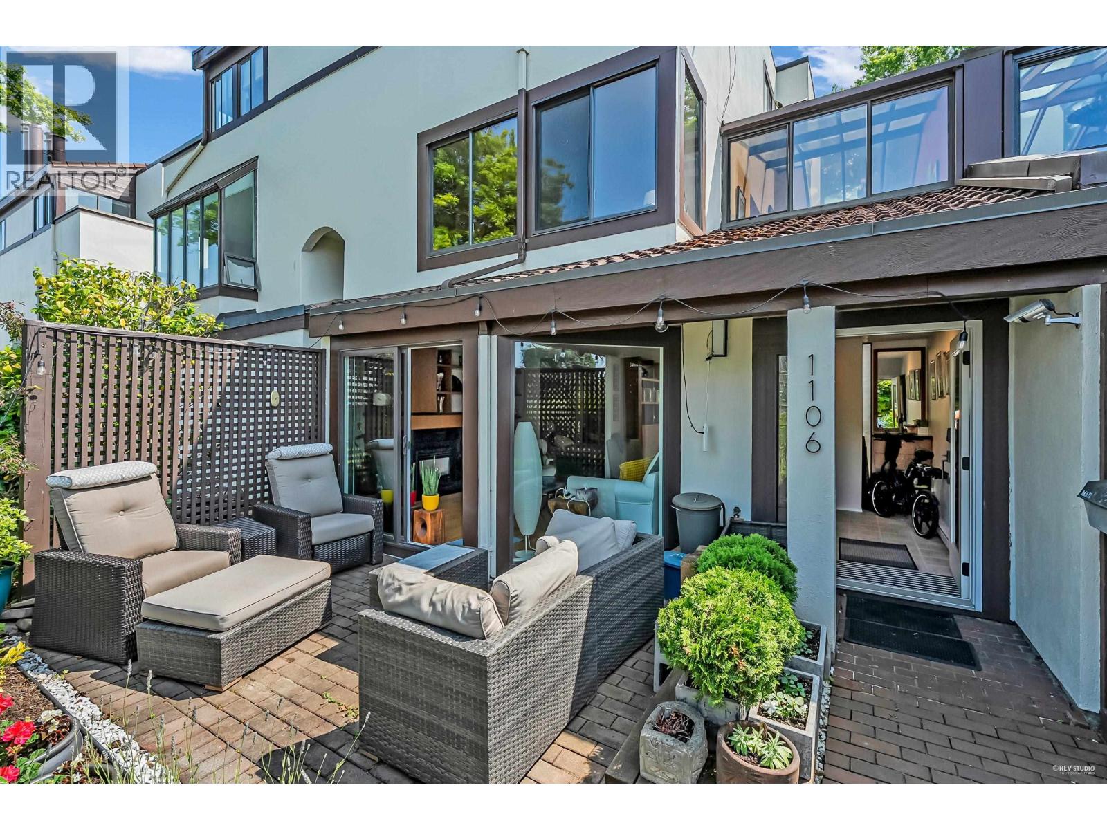 1106 IRONWORK PASSAGE, Vancouver