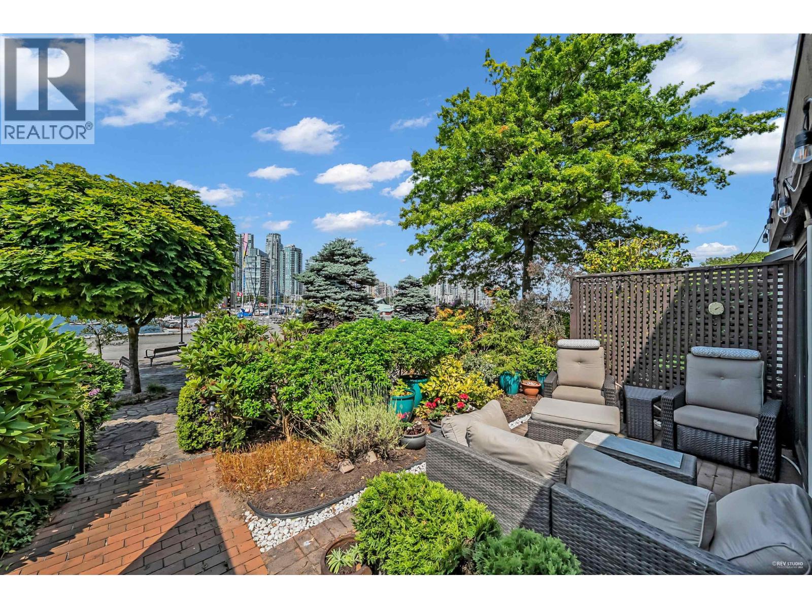 1106 IRONWORK PASSAGE, Vancouver