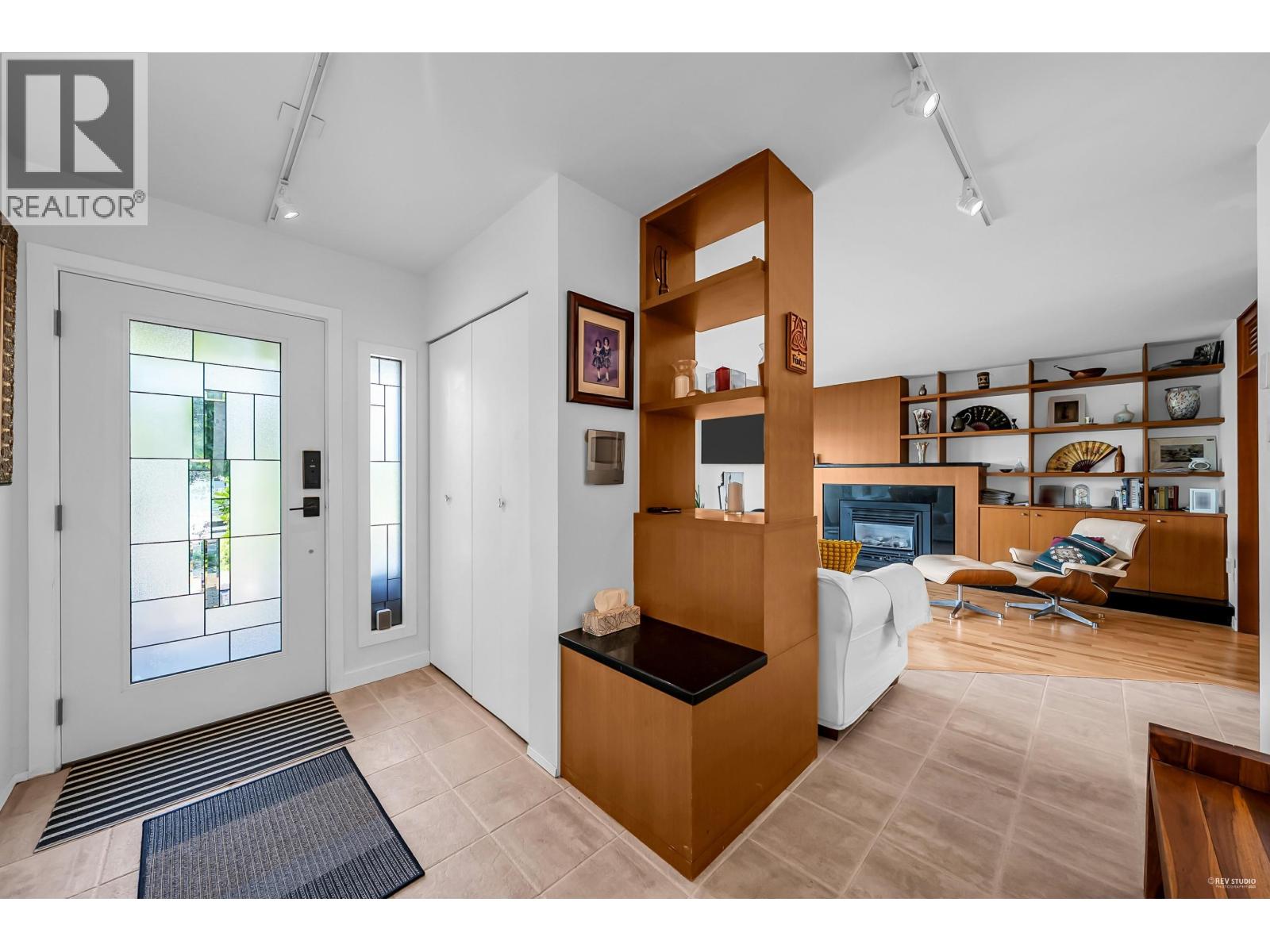 1106 IRONWORK PASSAGE, Vancouver