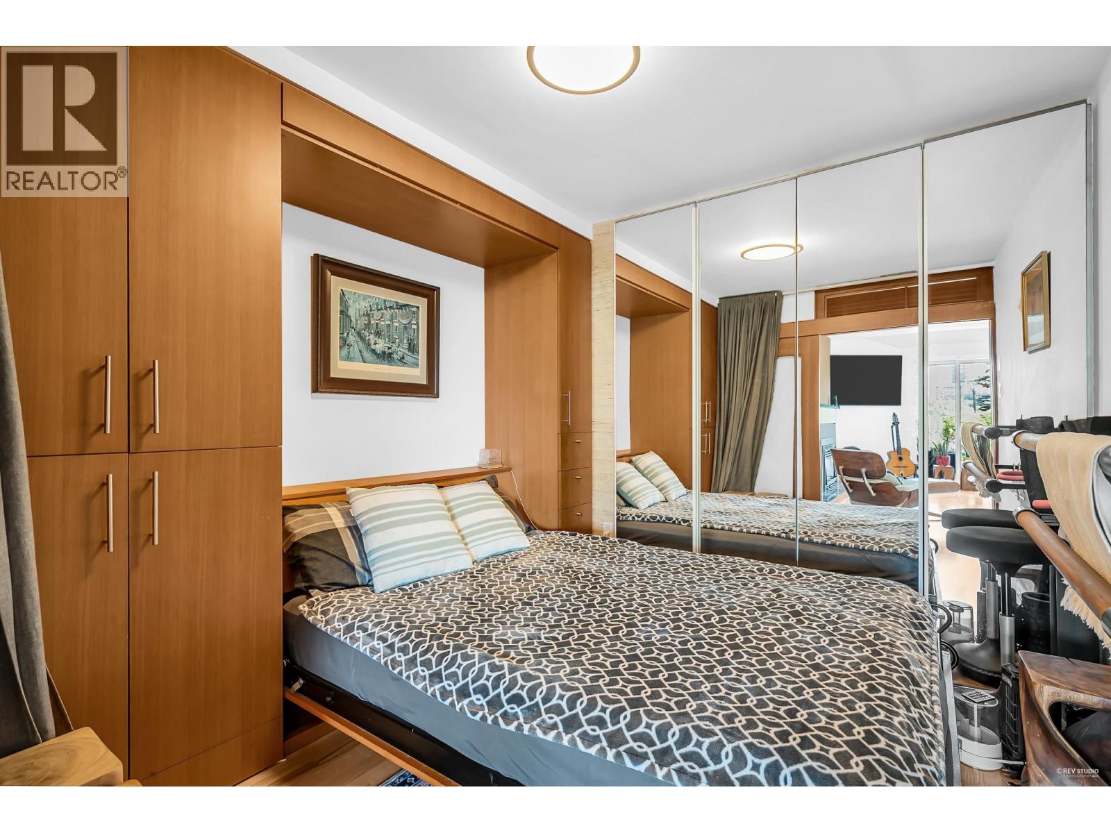 1106 IRONWORK PASSAGE, Vancouver