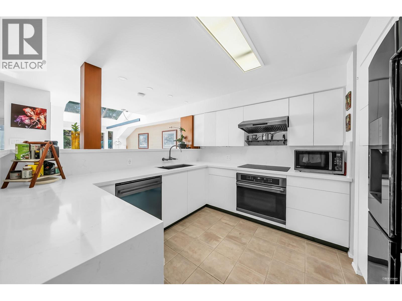 1106 IRONWORK PASSAGE, Vancouver