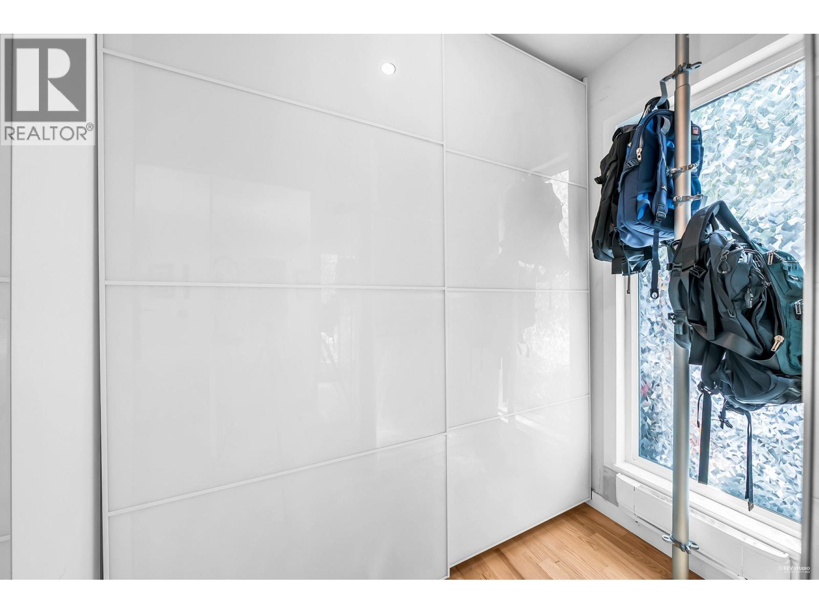 1106 IRONWORK PASSAGE, Vancouver