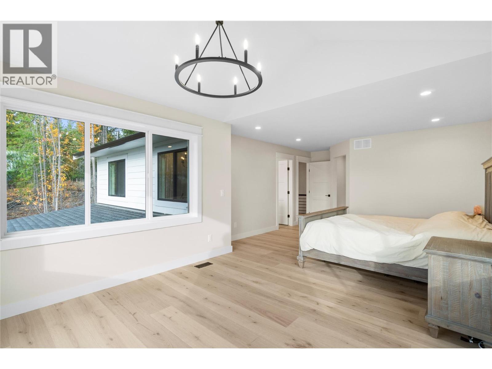 2270 Lions Ridge Road, Celista