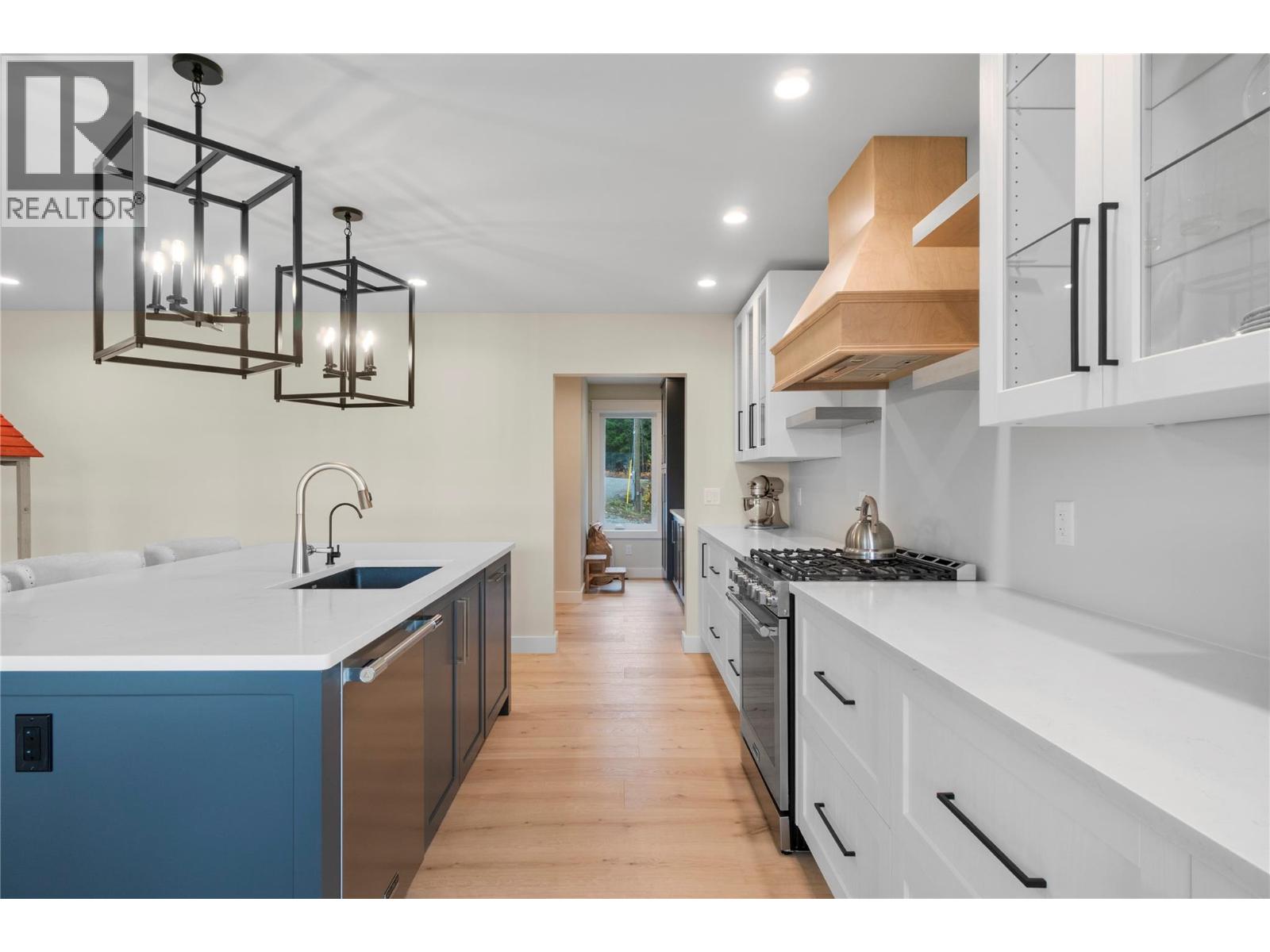 2270 Lions Ridge Road, Celista