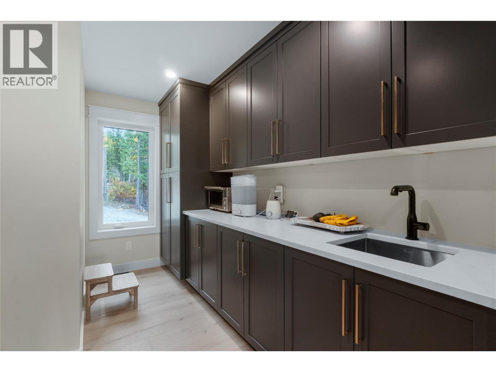 2270 Lions Ridge Road, Celista