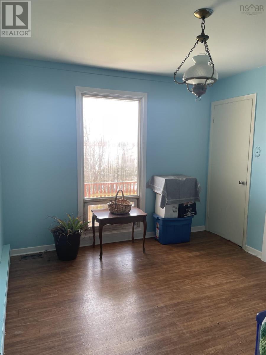 Property 20 of 48 of 10783 Highway 105