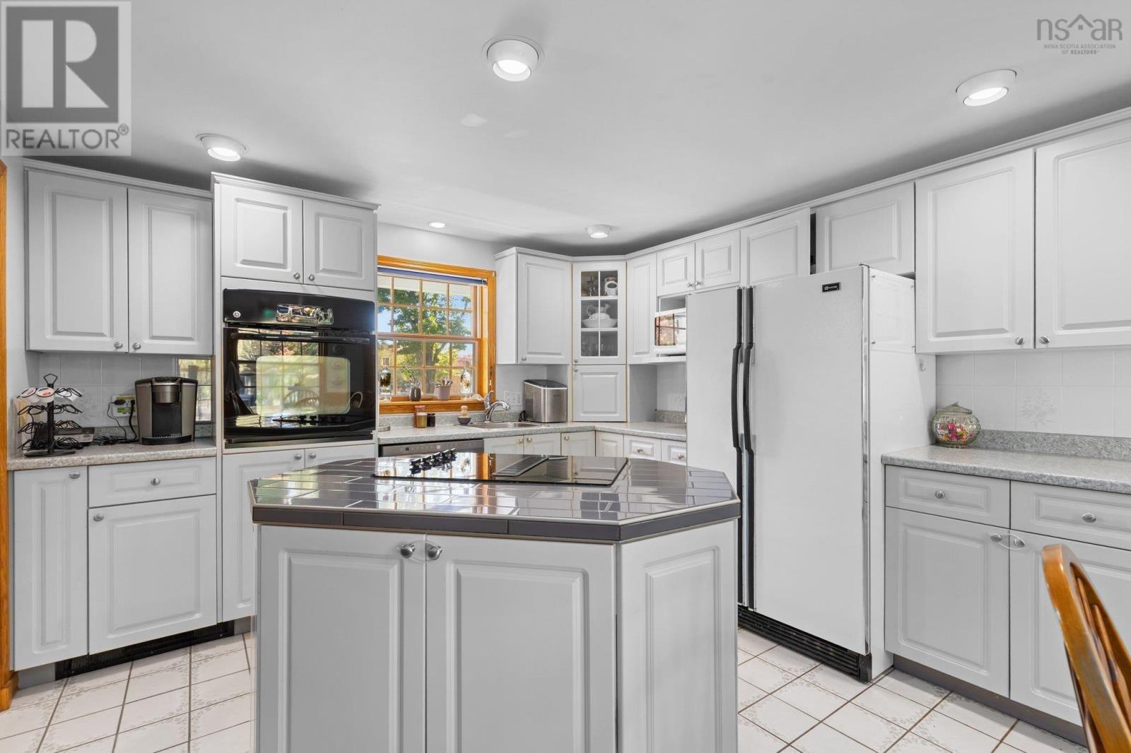 Property 21 of 31 of 902 Highway 3