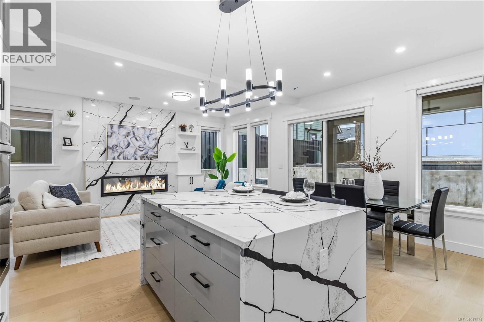  669 Canterbury Road, Saanich