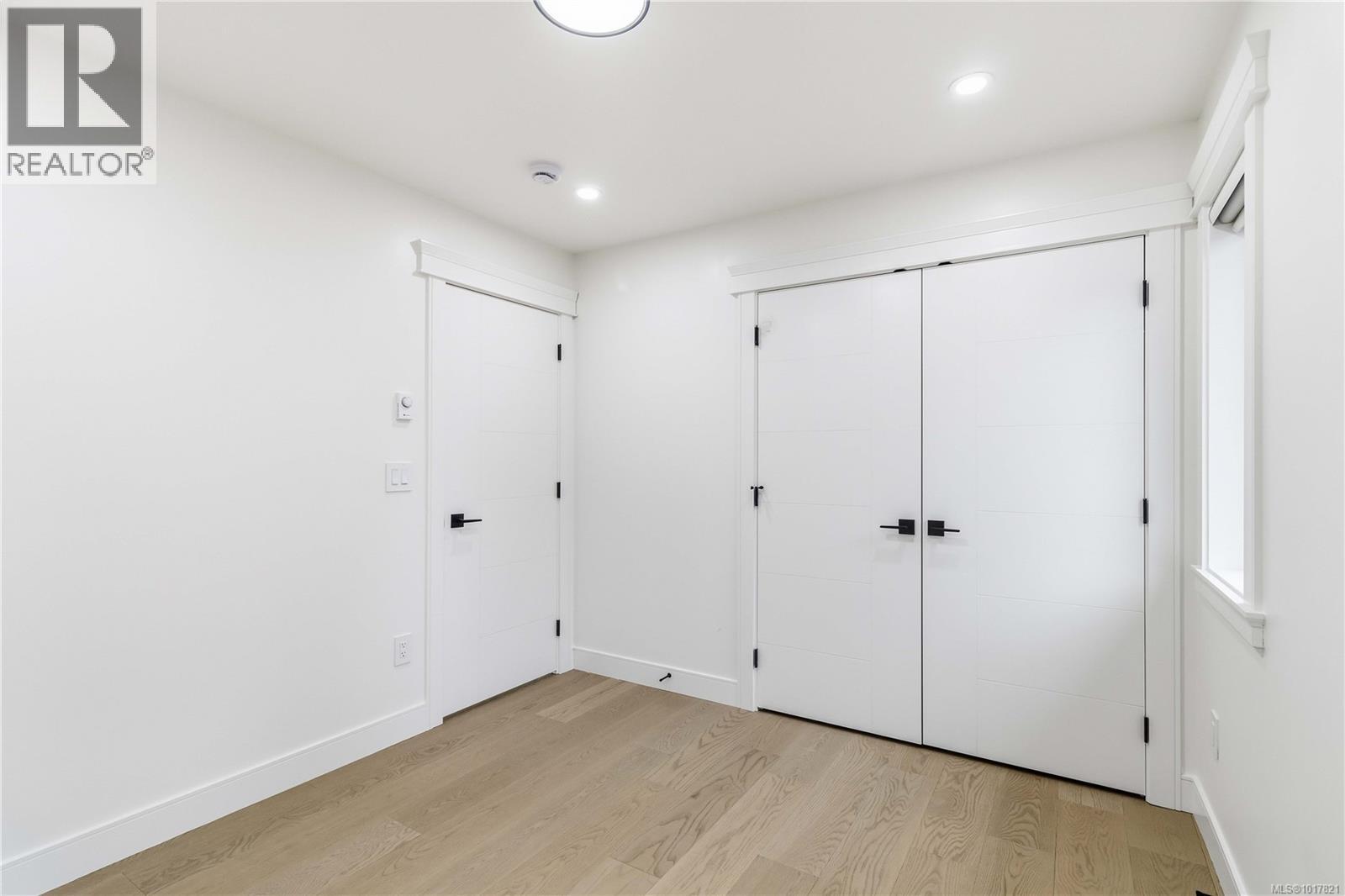  669 Canterbury Road, Saanich