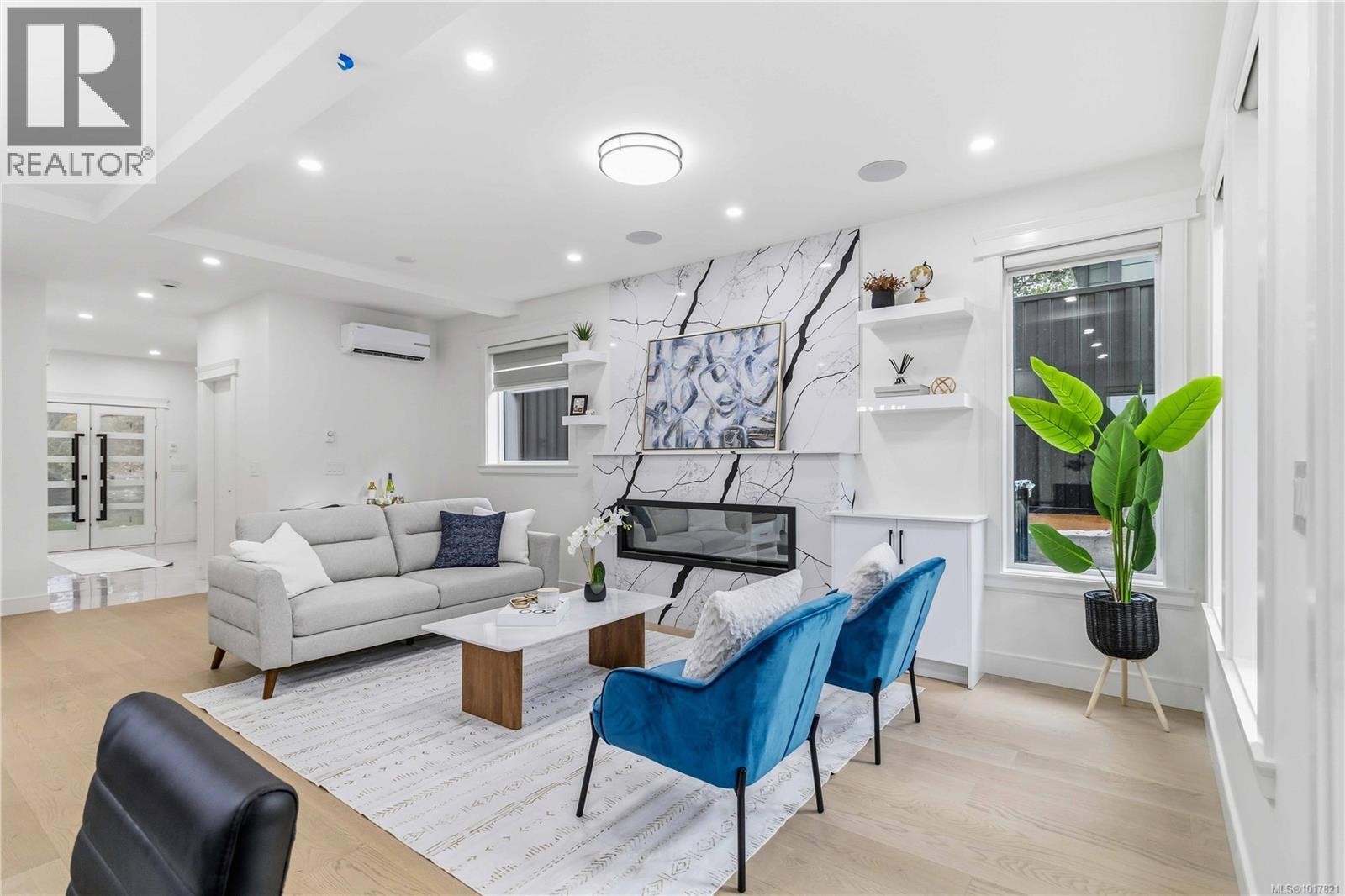  669 Canterbury Road, Saanich