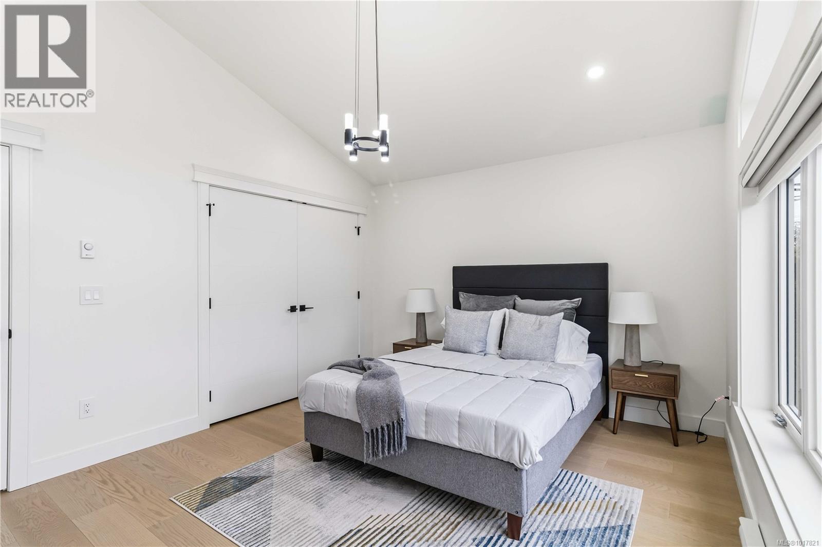  669 Canterbury Road, Saanich