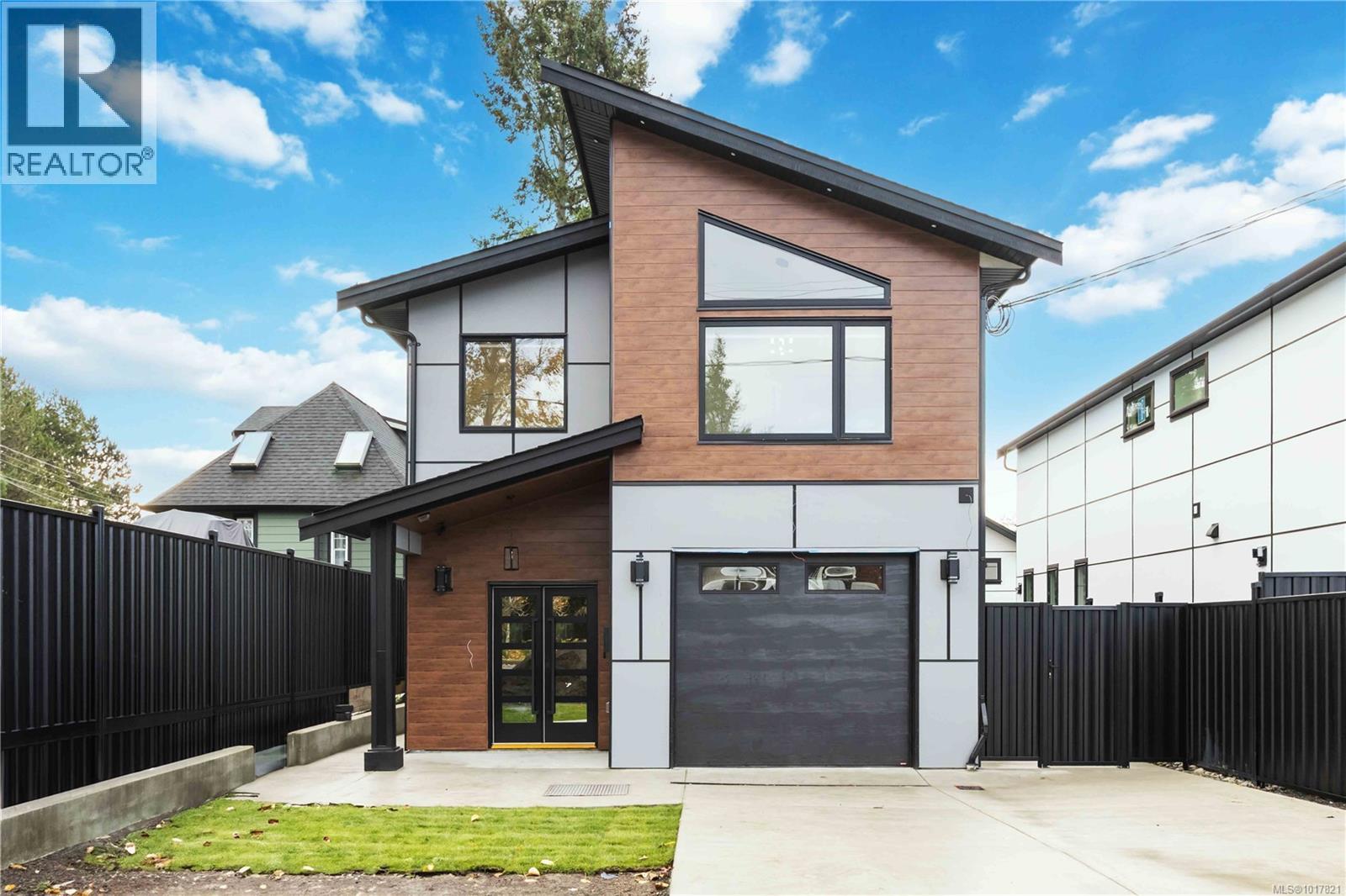  669 Canterbury Road, Saanich