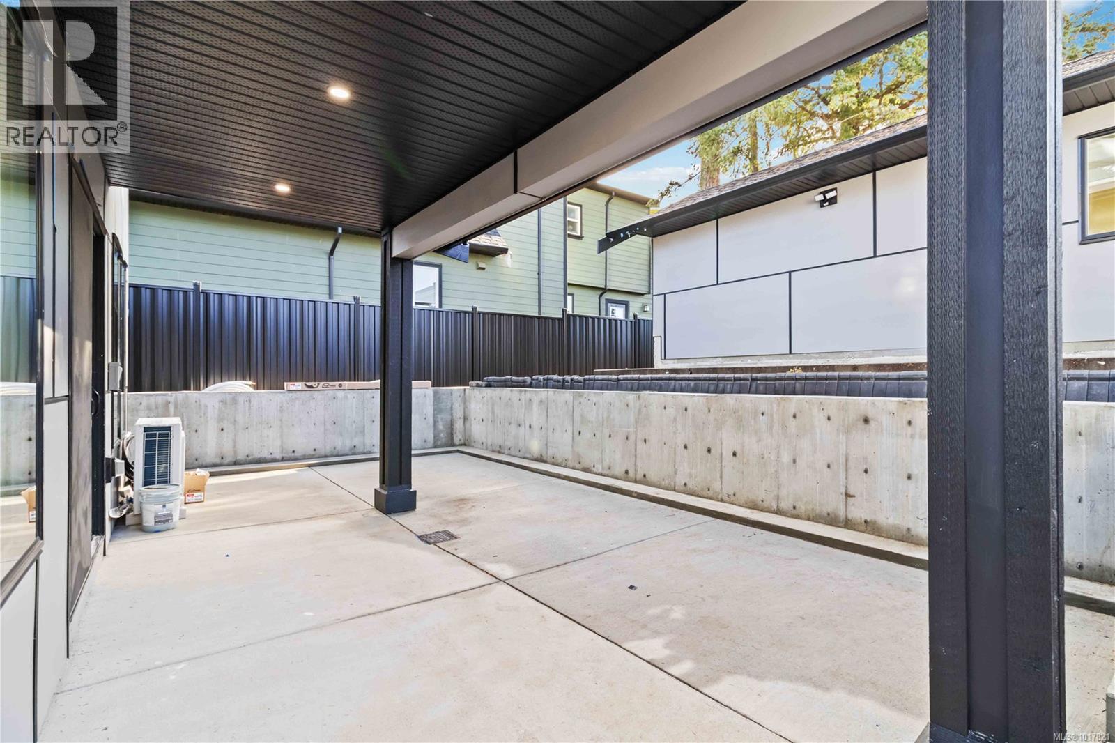  669 Canterbury Road, Saanich