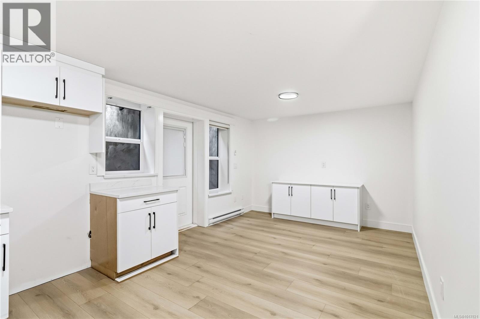  669 Canterbury Road, Saanich