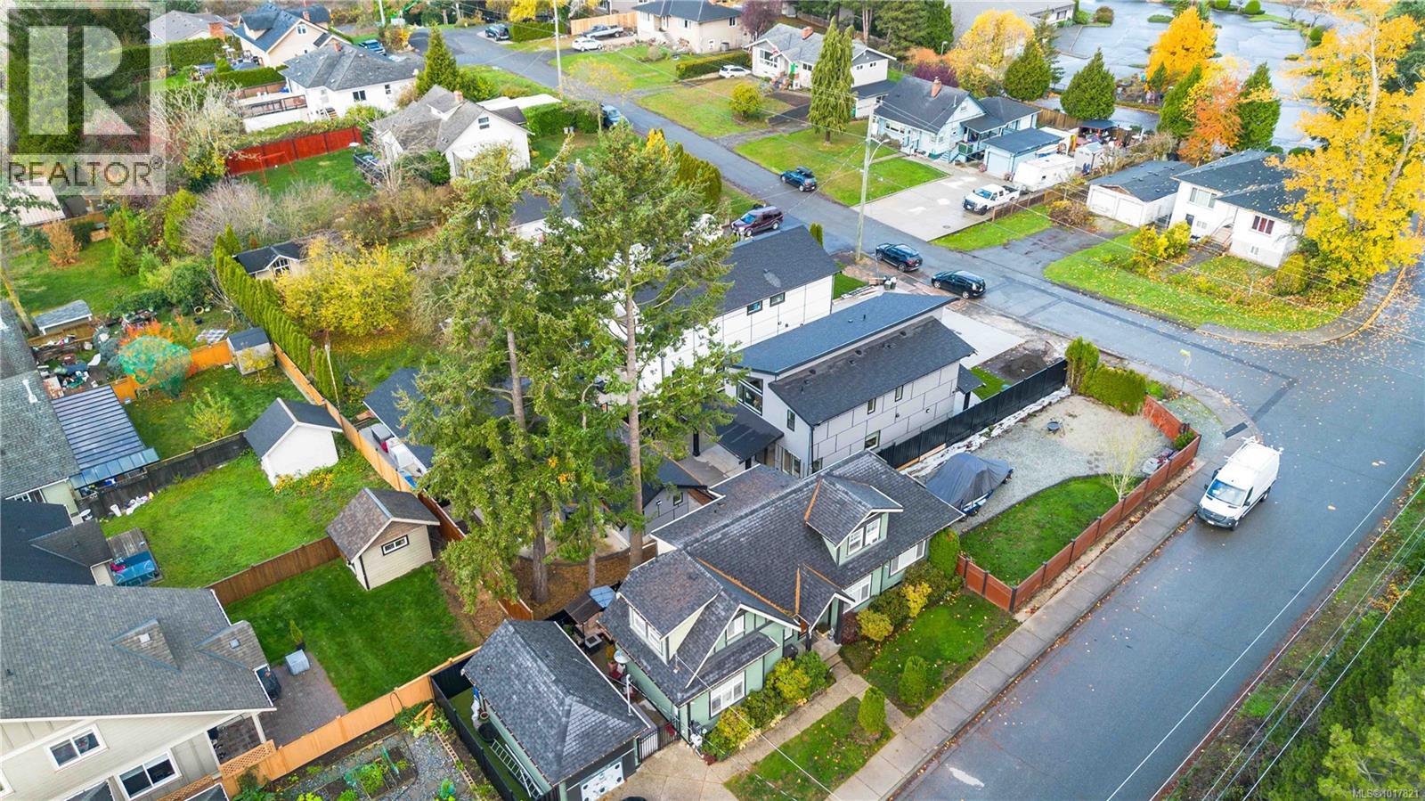  669 Canterbury Road, Saanich