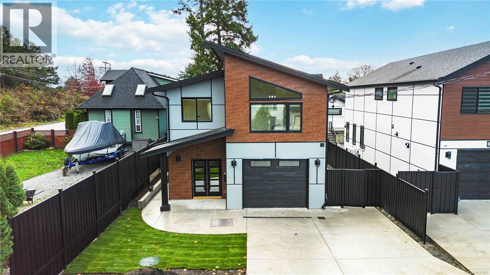  669 Canterbury Road, Saanich