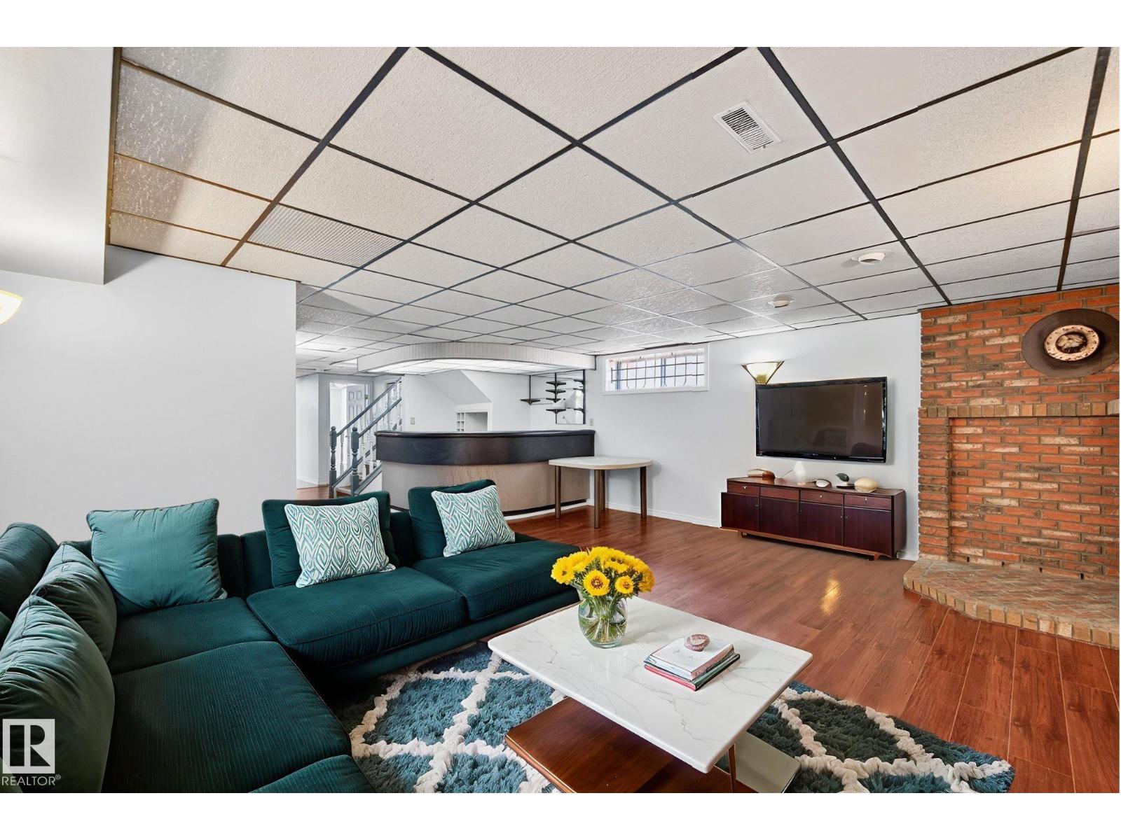 10417 10419 154 ST NW NW, Edmonton