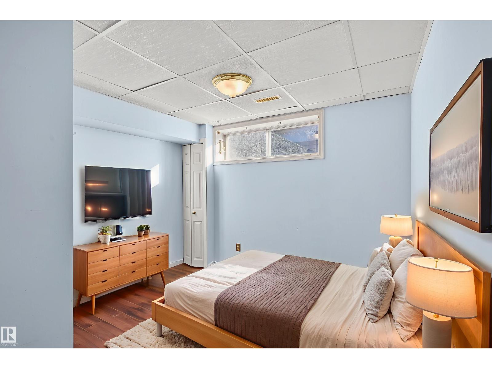 10417 10419 154 ST NW NW, Edmonton