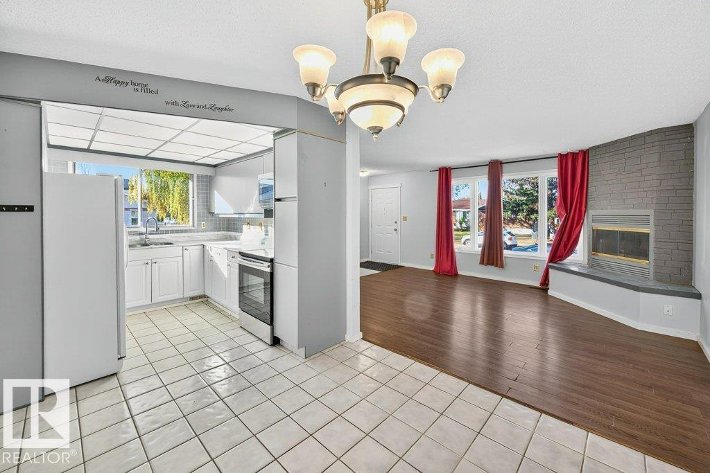 10417 10419 154 ST NW NW, Edmonton