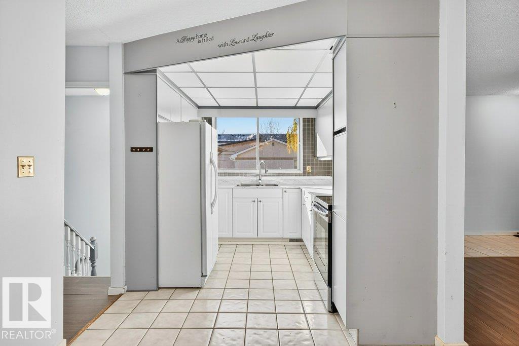 10417 10419 154 ST NW NW, Edmonton