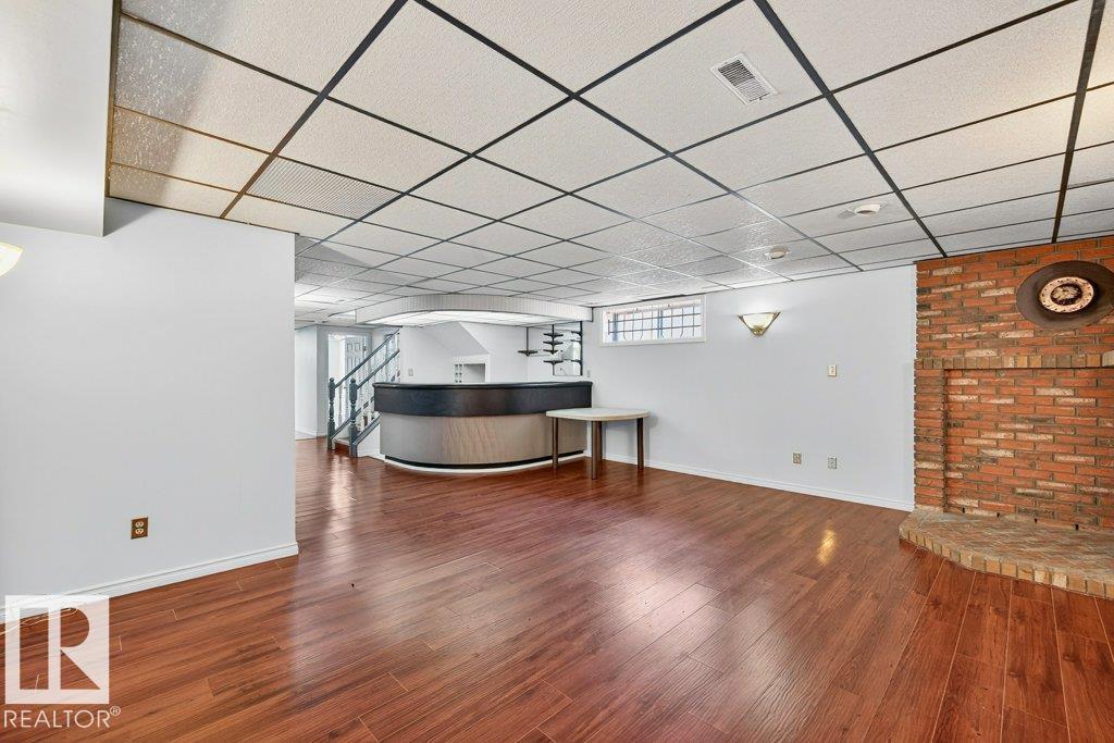 10417 10419 154 ST NW NW, Edmonton