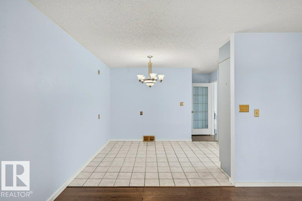 10417 10419 154 ST NW NW, Edmonton