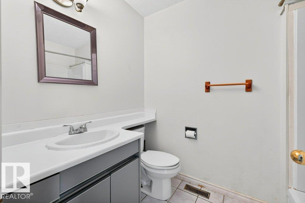 10417 10419 154 ST NW NW, Edmonton