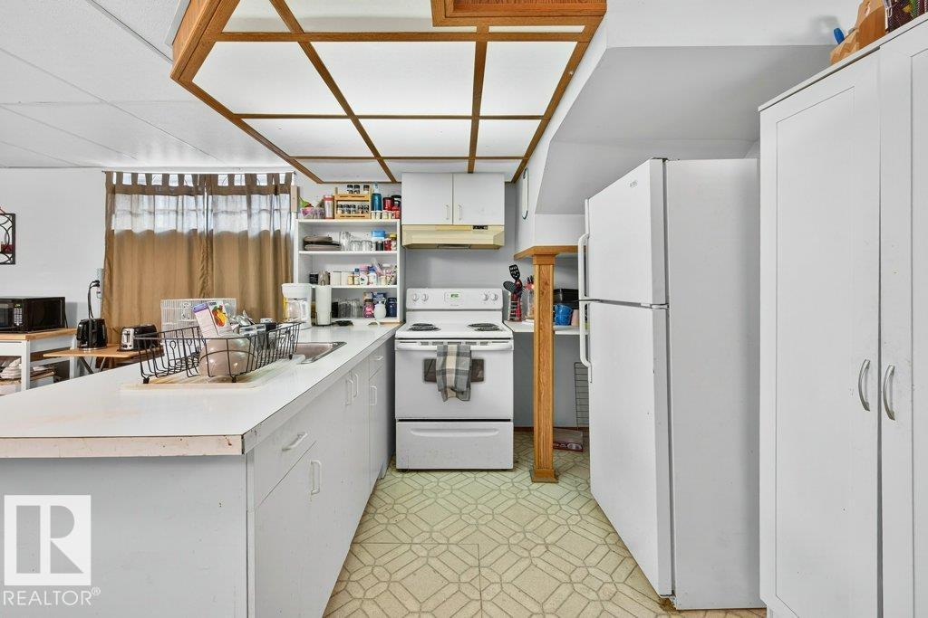 10417 10419 154 ST NW NW, Edmonton