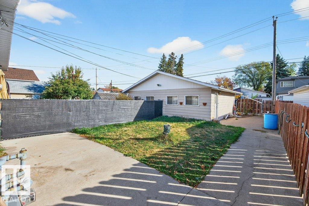 10417 10419 154 ST NW NW, Edmonton