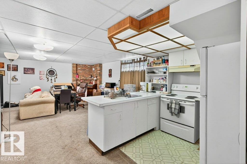 10417 10419 154 ST NW NW, Edmonton