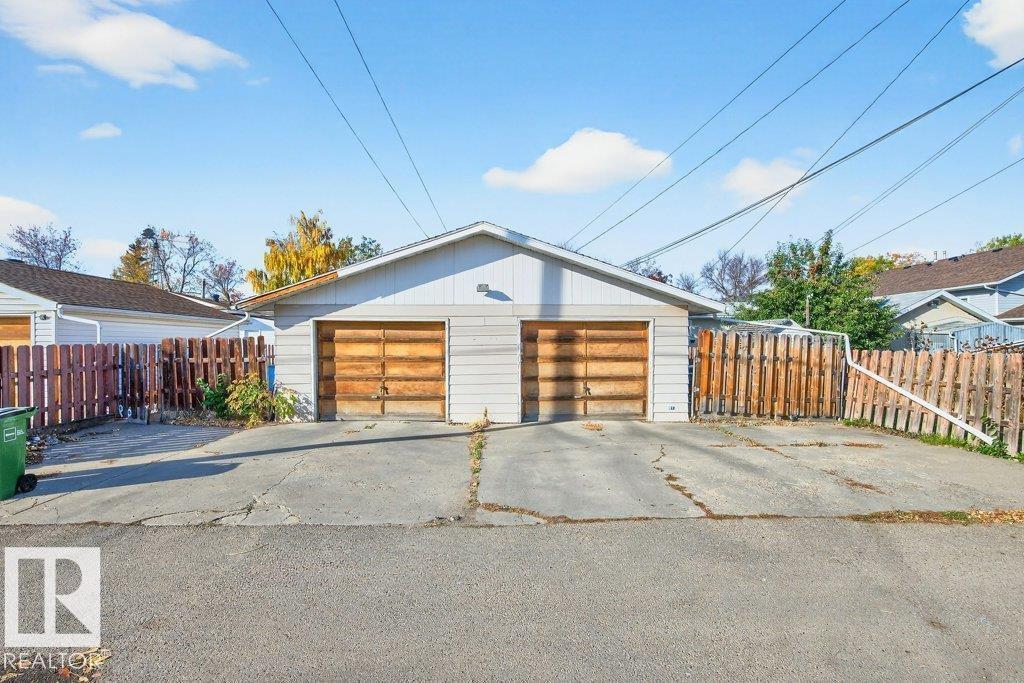 10417 10419 154 ST NW NW, Edmonton