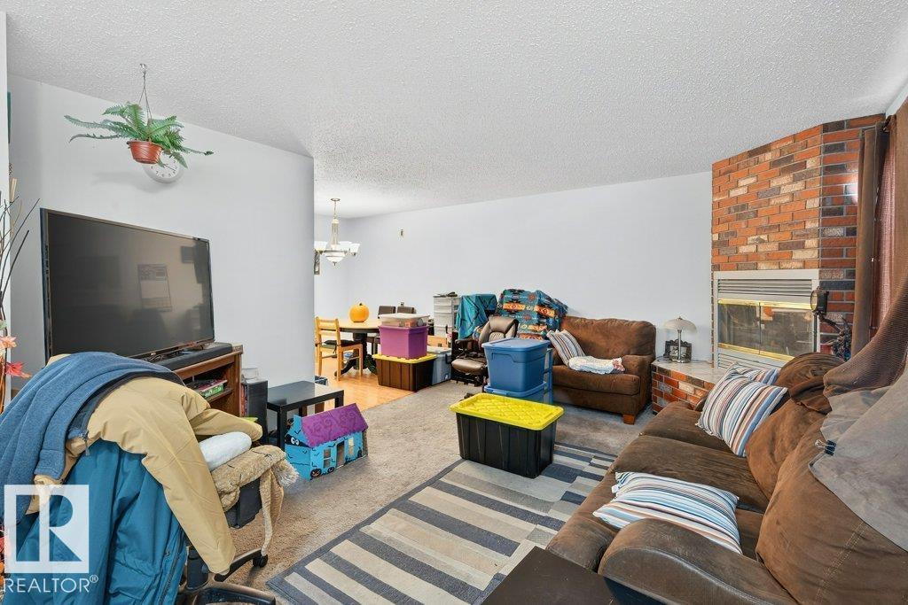 10417 10419 154 ST NW NW, Edmonton