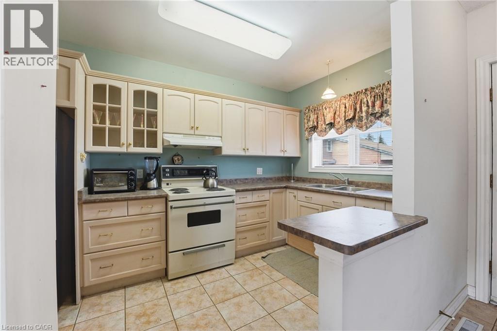 4850 HILLSIDE DRIVE - 20