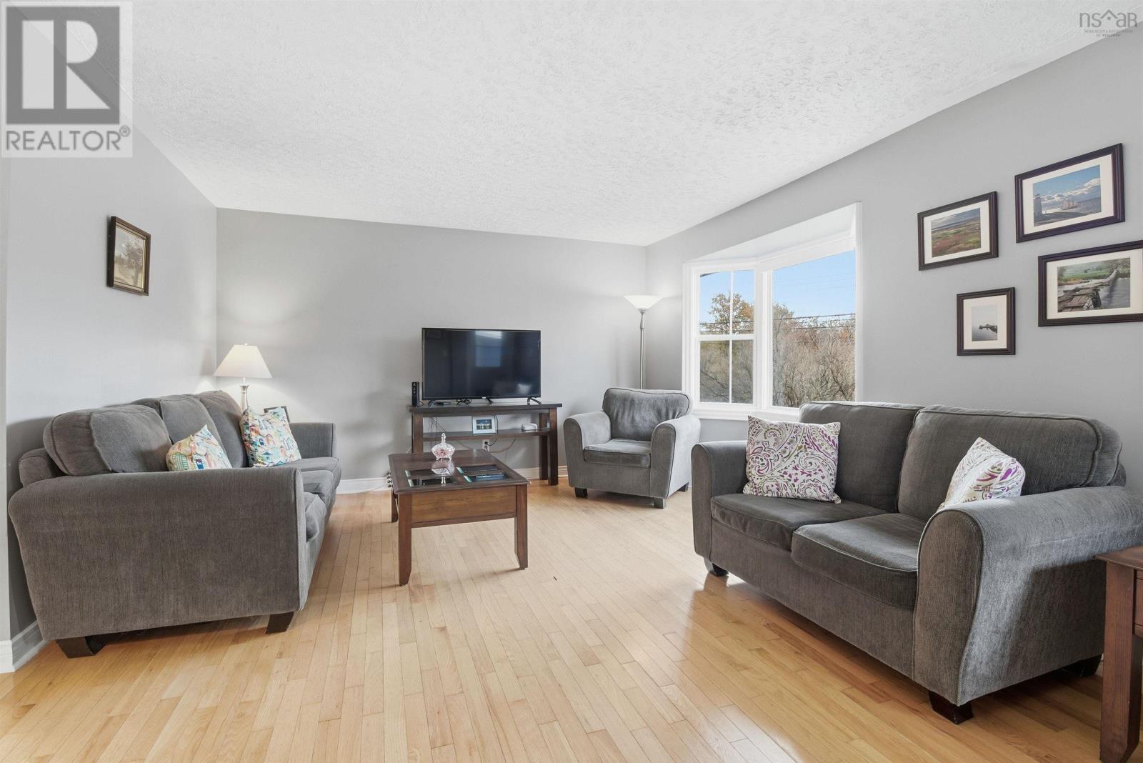 Property 14 of 46 of 643 Highway 1