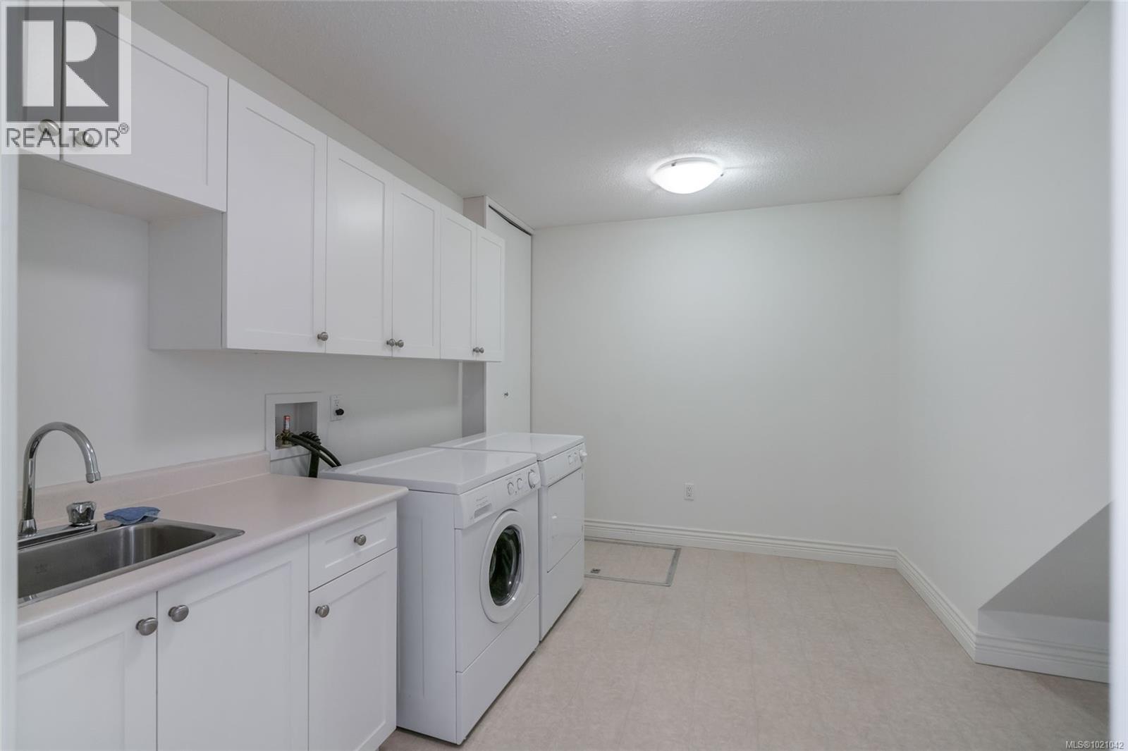 1267 Roberton Blvd, French Creek